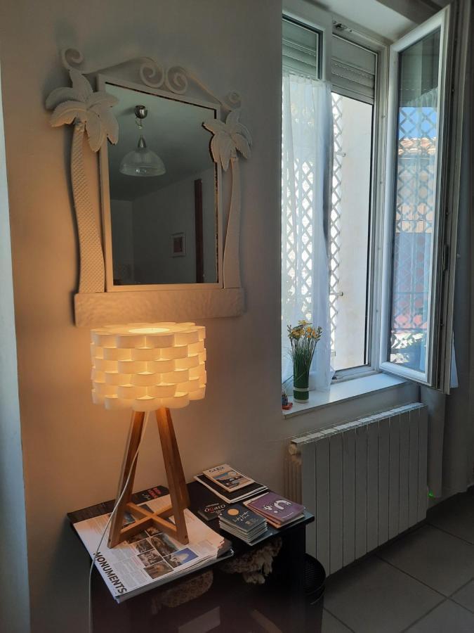 Agreable Appartement T2 Proche Centre Nîmes Extérieur photo